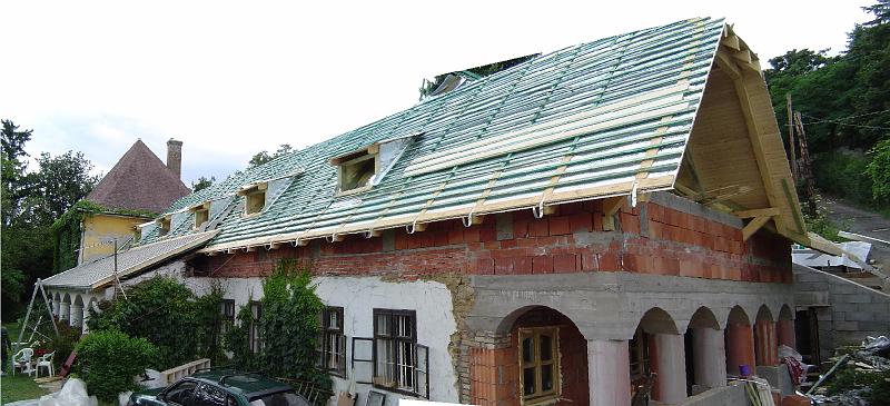 20050721221540.JPG - Tetőző