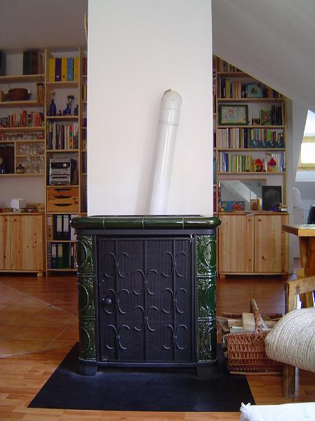 20060623144240.JPG - Kályha