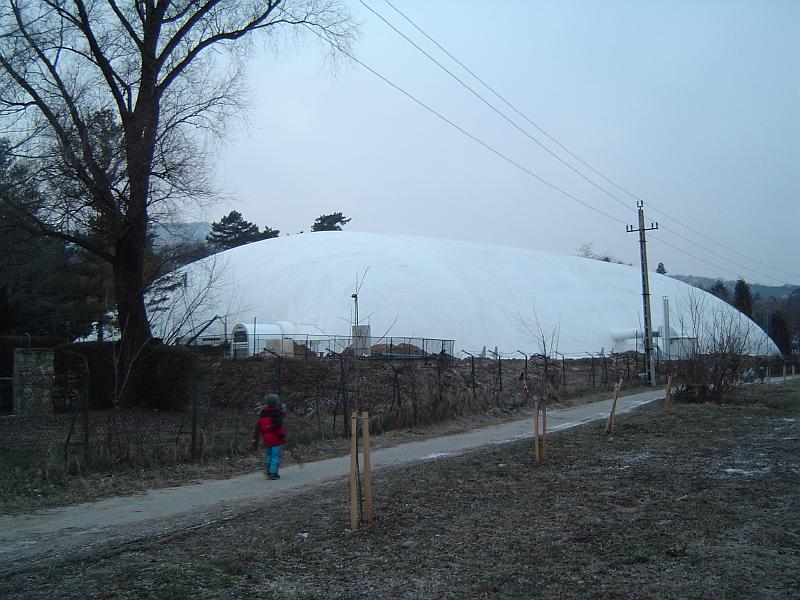 20060205174906.JPG - Lefedett medence a strandfürdőben