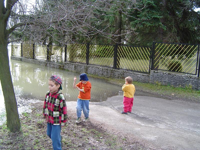 20060401093202.JPG - Árvíz az Erkel utcában