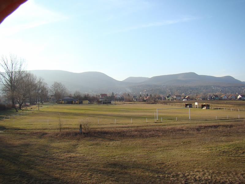 20080126145022.JPG - Nyerges-hegy, Berseg, Vörös-kő, előtérben Leányfalu és Pócsmegyer - nappal