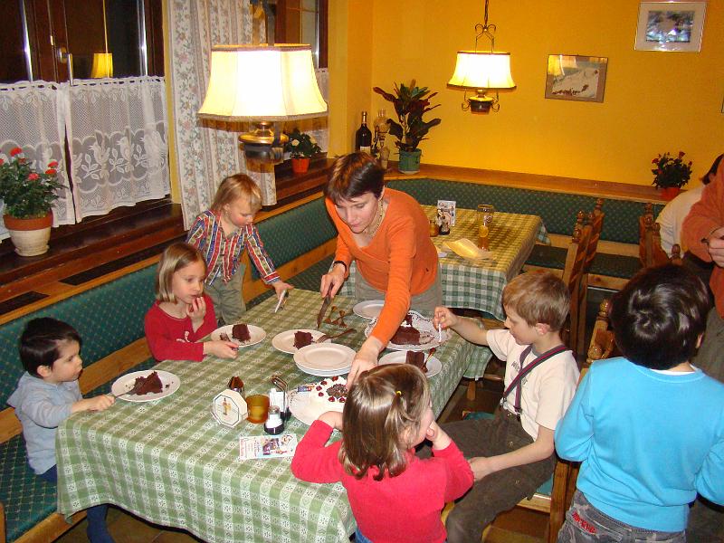 20080213194144.JPG - ...és annak elfogyasztása