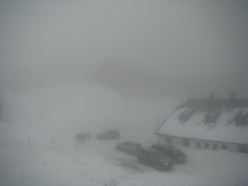 20080215115932.JPG - Péntek reggel ez fogadott és -12 °C. Ez így együtt elég cudar tud lenni.