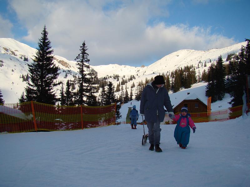 20080216160738.JPG - Orsi, Kinga szánkóval