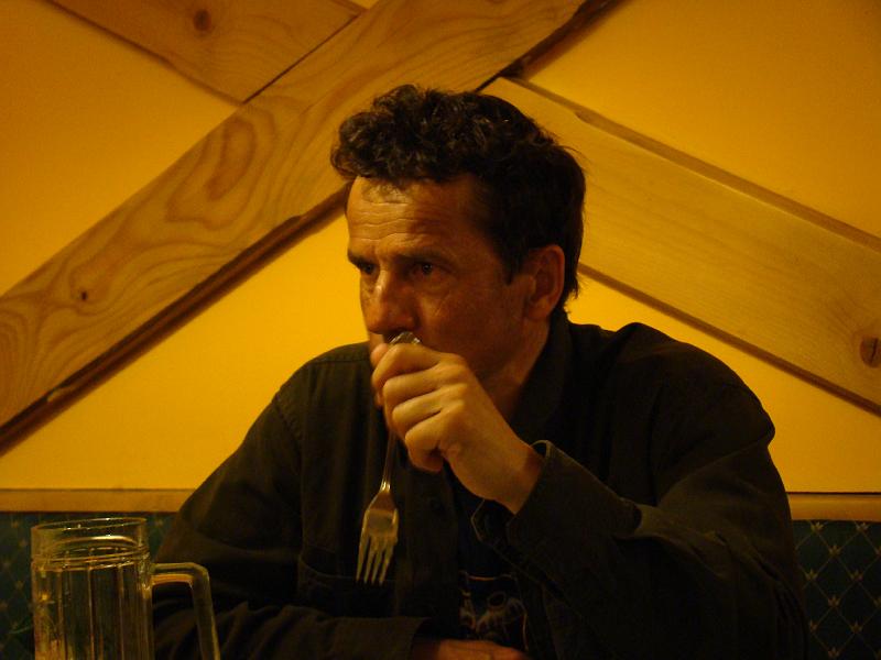 20080216191152.JPG - Miklós, a síoktató